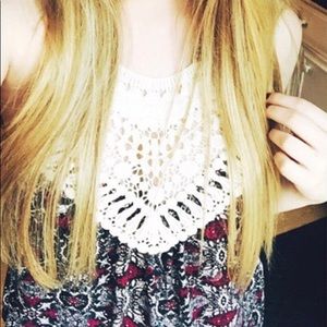 Embroidered strappy cropped tank